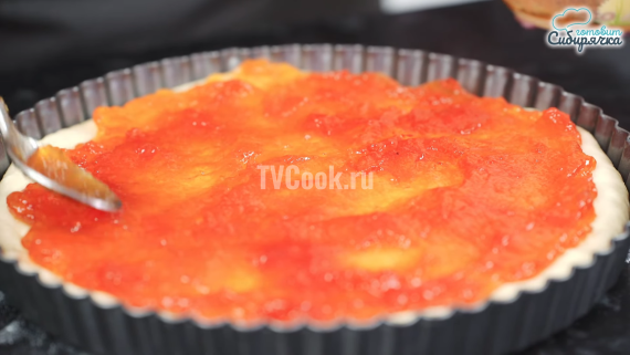 Творожно-абрикосовый пирог из дрожжевого теста