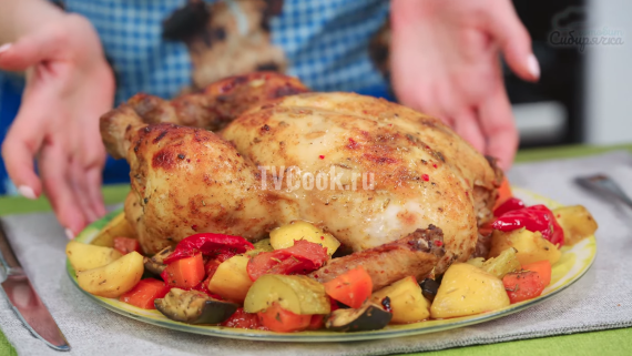 Курица запеченная с картошкой и овощами в духовке