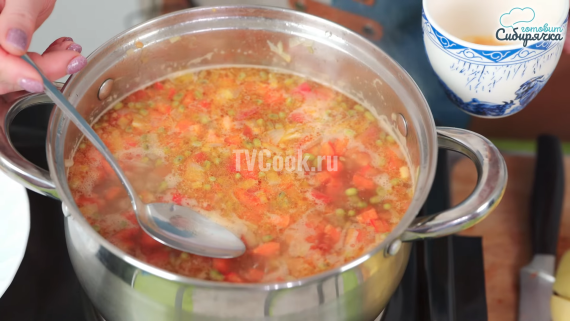 Чечевичный суп по турецки с курицей и овощами