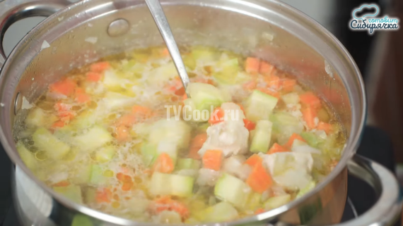 Щавелевый суп с курицей и овощами