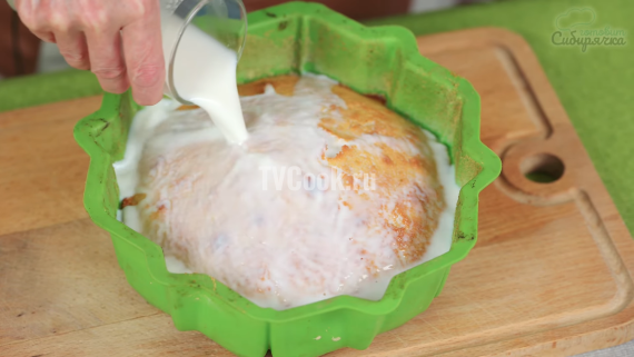 Пирог-манник с абрикосами на молоке
