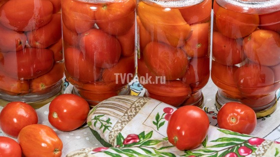 Маринованные в меру сладкие помидоры на зиму без стерилизации