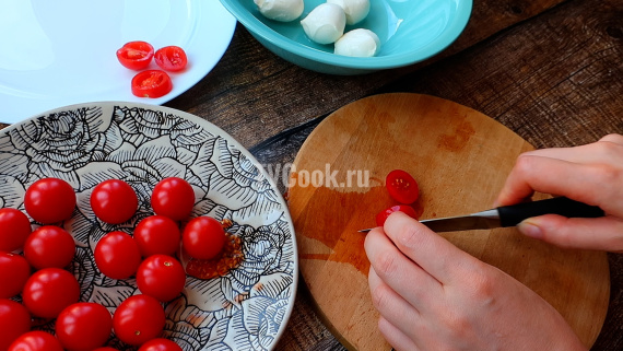 Закуска помидоры с сыром моцарелла