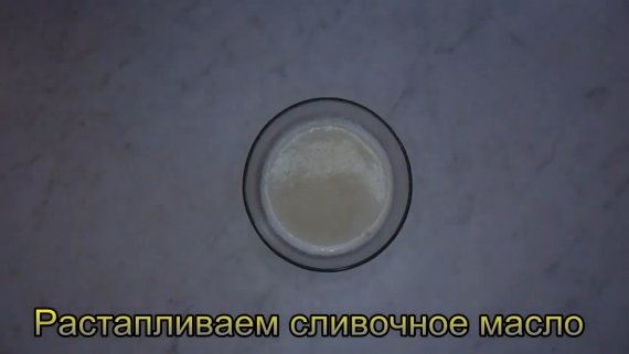 Запечённая картошка со сливочным маслом в духовке
