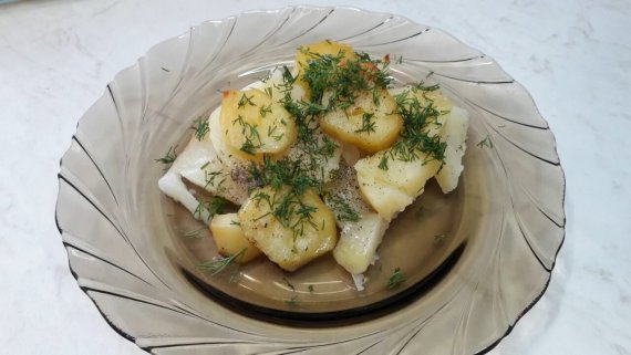 Запечённая картошка со сливочным маслом в духовке