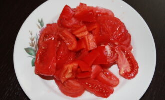 Овощное рагу с зеленью и сметаной