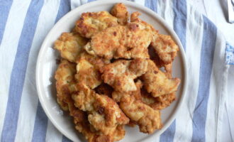 Куриные грудки в сухарях