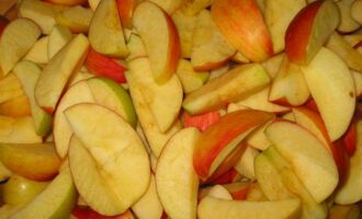 Классический яблочный пирог с корицей