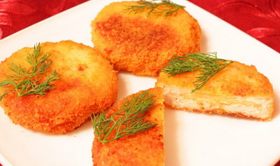 Куриные котлеты с сыром внутри