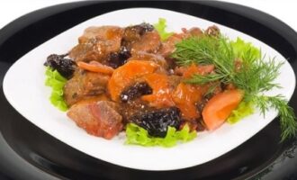 Мясо по-кубански с черносливом