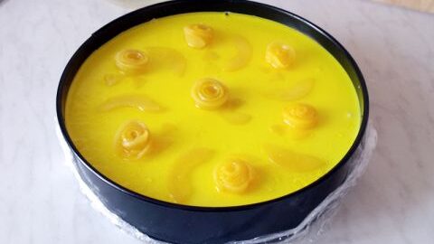 Творожный торт с персиками