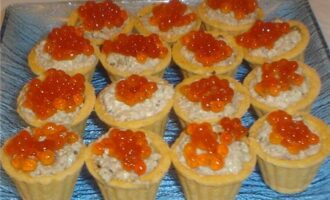 мини-тарталетки с рыбными начинками