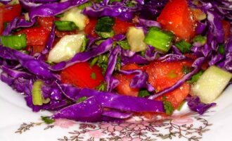 Салат из краснокочанной капусты