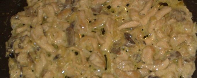 Бефстроганов из Курицы с Грибами и Сметаной