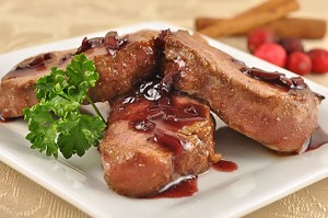 Свинина с клюквенным соусом