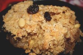Салат из овсяных хлопьев с яблоками и медом
