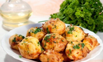 Эклеры с сыром и петрушкой