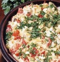 Классический болгарский миш-маш: рецепт с брынзой и овощами
