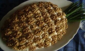 Рецепт салата «Ананас» с ветчиной и ананасами