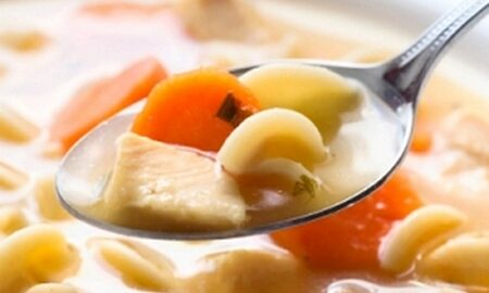 Суп с макаронами и картофелем на курином бульоне