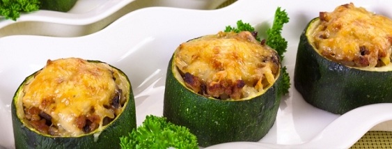 Кабачки, фаршированные мясом в аэрогриле