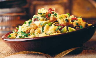 Овощной кус-кус с курагой и специями