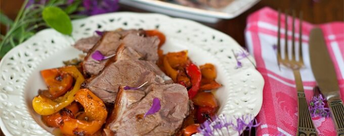 Баранина, запеченная с овощами в духовке