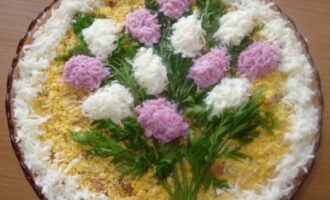 Рецепт салата «Ветка сирени» с рыбными консервами