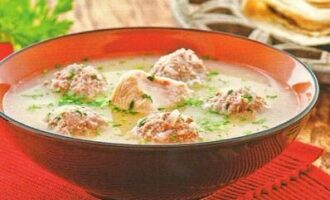 Арганак: Традиционное Блюдо из Курицы и Бараньего Фарша
