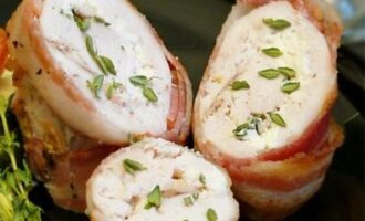 Куриные грудки в беконе с козьим сыром: пошаговый рецепт