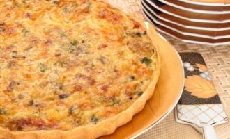 Лоранский пирог с курицей и грибами