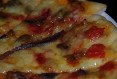 Пицца с анчоусами