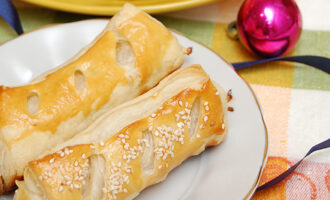 Слойки с яблоками