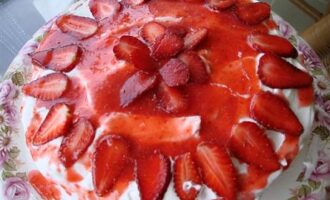 Торт с клубникой