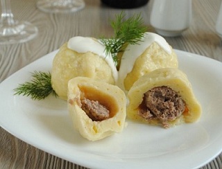 Картофельные клёцки с мясом