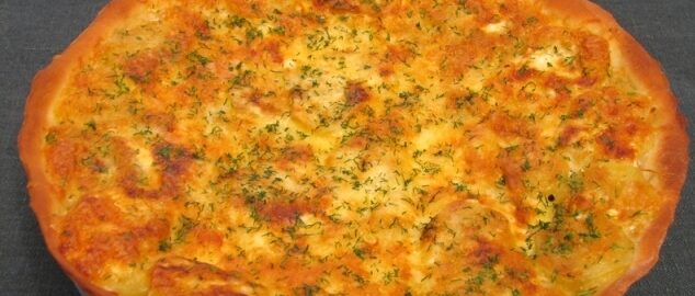 Пирог с начинкой из картофеля и грибов