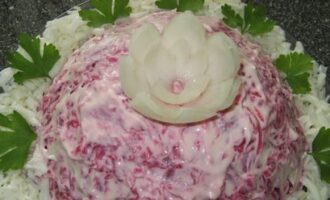 Салат "Форель под шапкой"