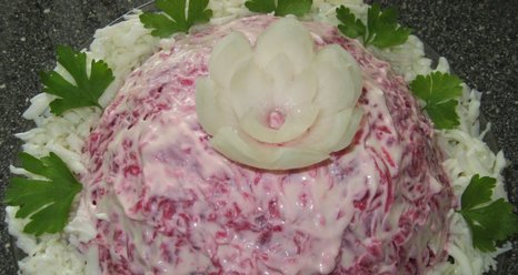 Салат "Форель под шапкой"