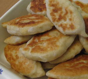 Жареные пирожки с яйцами