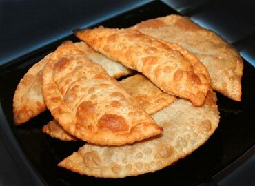 Чебуреки с мясом баранины