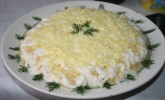 Салат с печенью трески