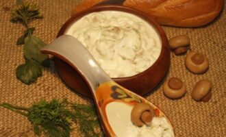 Белый грибной соус для рыбы