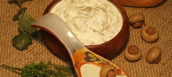 Белый грибной соус для рыбы