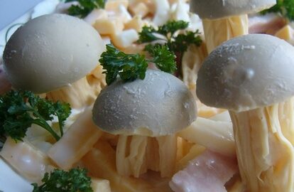Салат из корейской спаржи "Почти грибной"