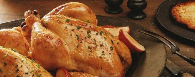 Курица в духовке с яблоками