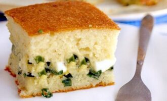Пирог с луком и яйцом