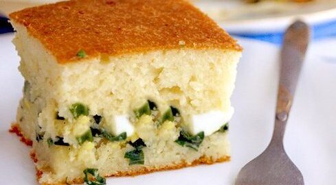 Пирог с луком и яйцом