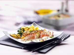 Форель с яблоками