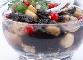 Салат с морской капустой и грибами
