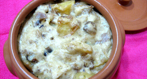 Горшочки с куриным фаршем и грибами